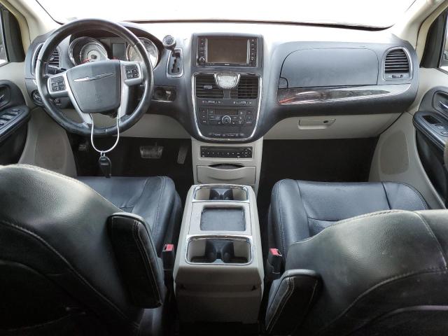 81926704-2011-chrysler-minivan_8