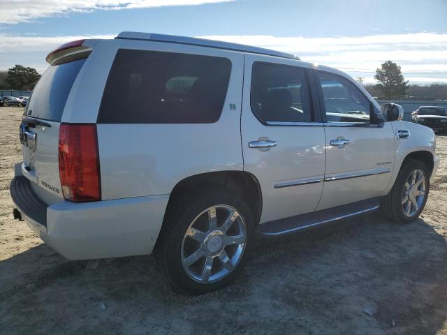 81939493-2012-cadillac-escalade_3