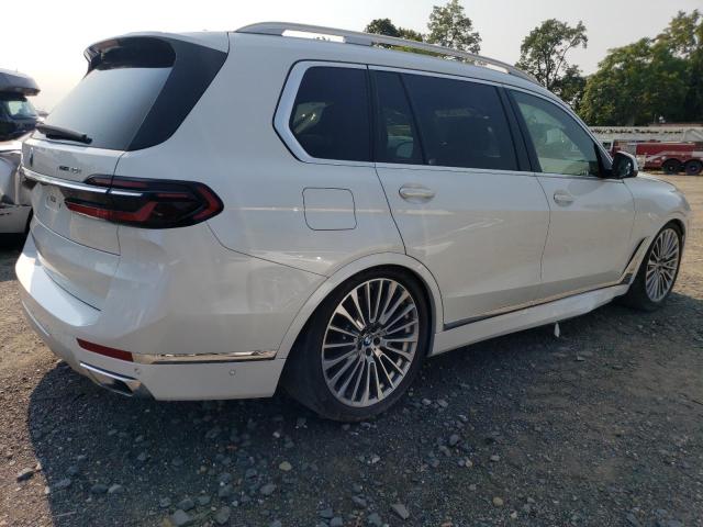 81958234-2023-bmw-x7_3