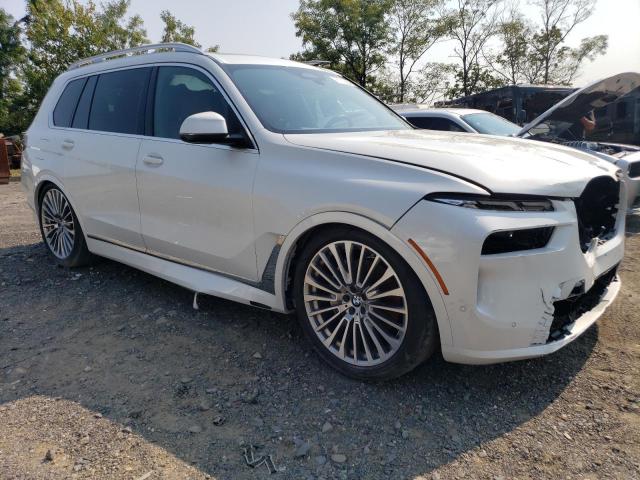 81958234-2023-bmw-x7_4