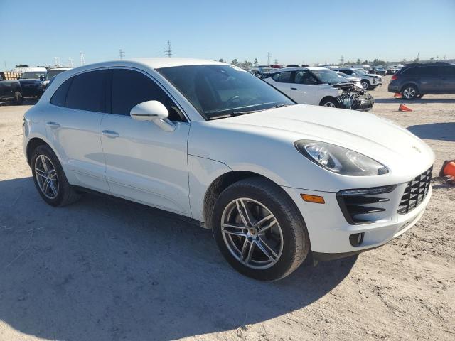 81985664-2017-porsche-macan_4