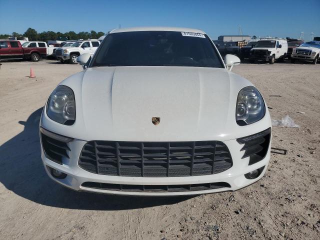 81985664-2017-porsche-macan_5