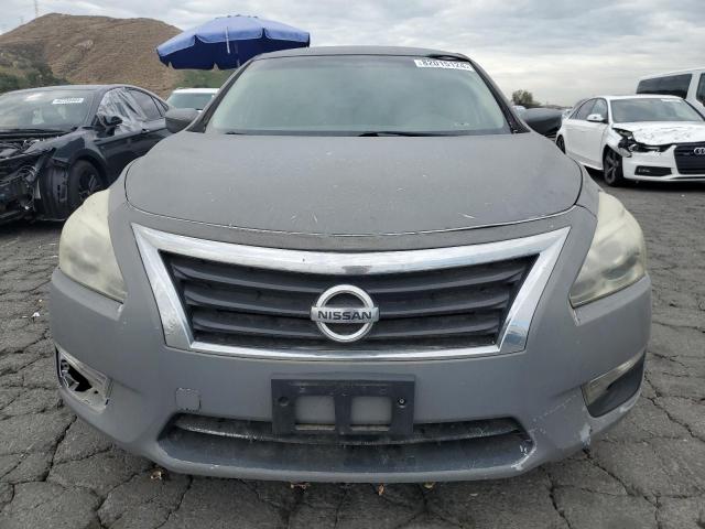 82015124-2014-nissan-altima_5