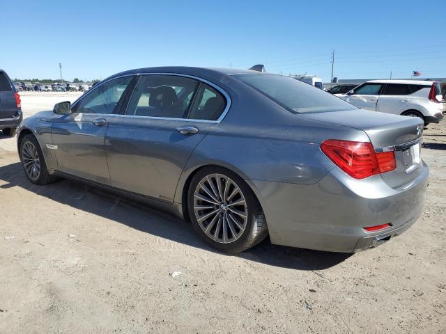 82028234-2012-bmw-7-series_2