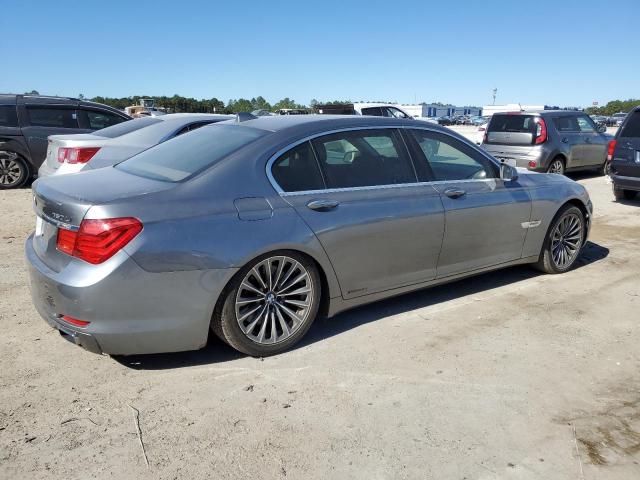 82028234-2012-bmw-7-series_3