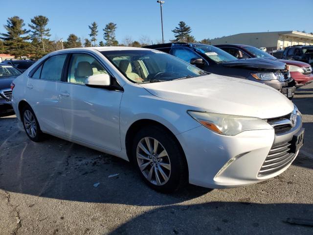 82030403-2015-toyota-camry_4