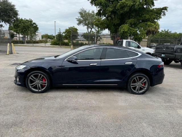 82030464-2014-tesla-model-s_12