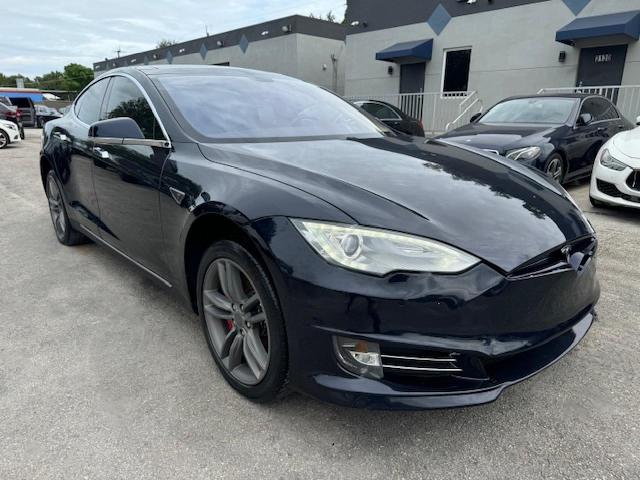 82030464-2014-tesla-model-s_4