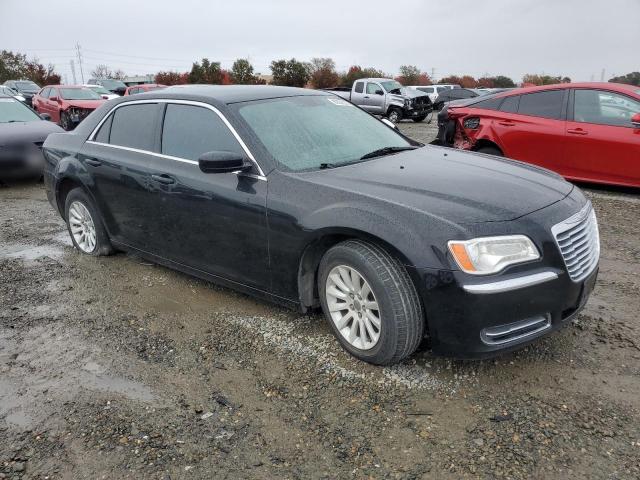 82059274-2014-chrysler-300_4