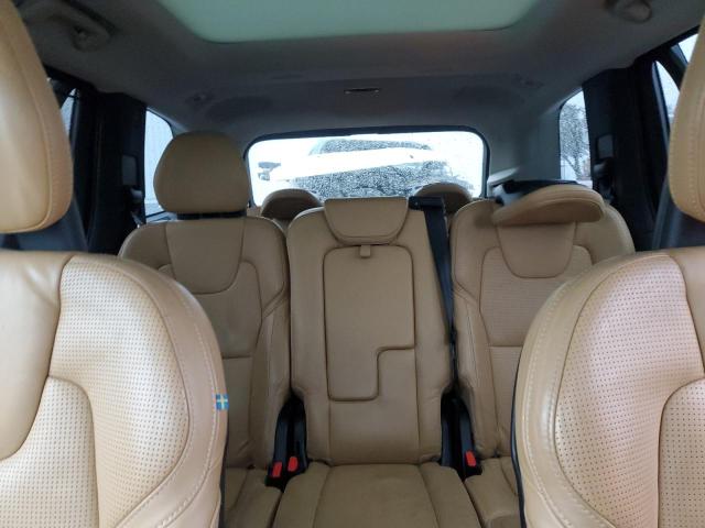 82060004-2016-volvo-xc90_10