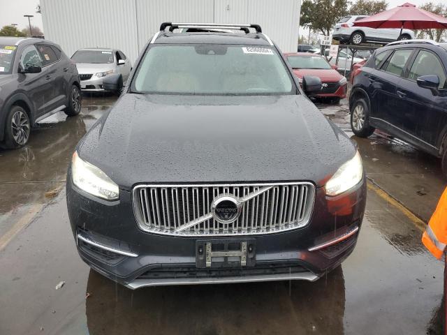 82060004-2016-volvo-xc90_5