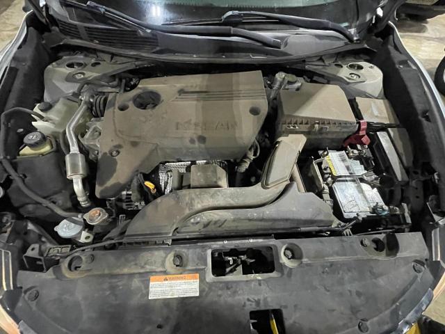 82061084-2017-nissan-altima_7