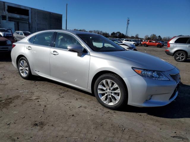 82111884-2014-lexus-es300_4