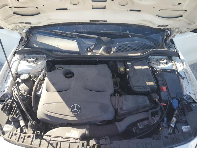 82123754-2015-mercedes-benz-gla-class_12