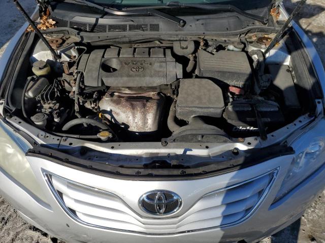 82145994-2011-toyota-camry_11