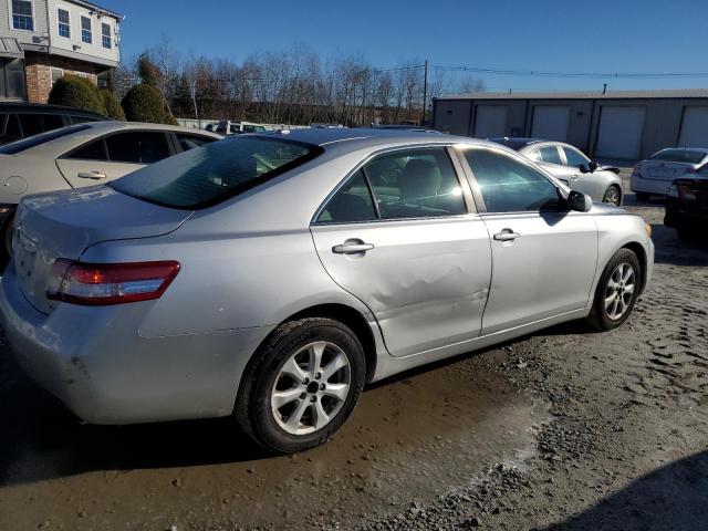 82145994-2011-toyota-camry_3