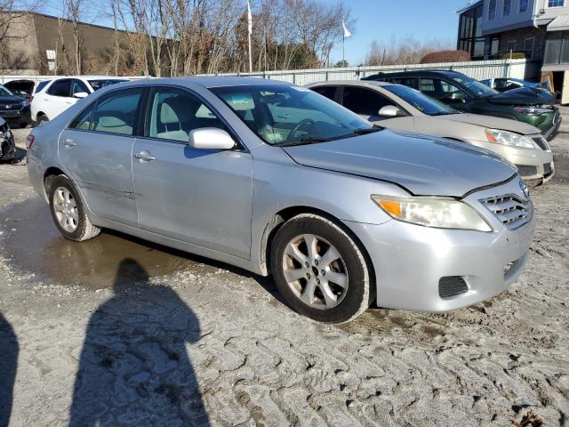 82145994-2011-toyota-camry_4