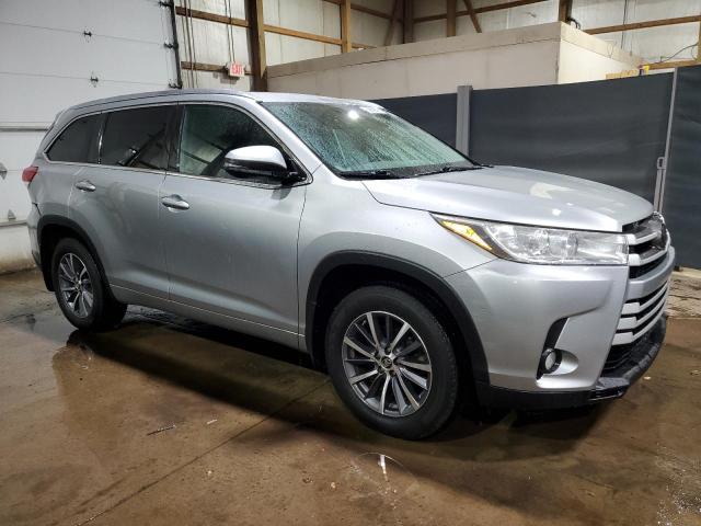 82167524-2018-toyota-highlander_4