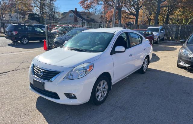 82184264-2014-nissan-versa_2