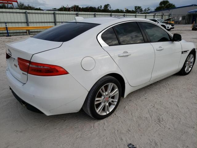 82190783-2017-jaguar-xe_3