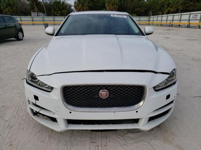 82190783-2017-jaguar-xe_5