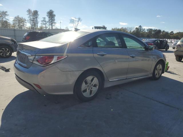 82192754-2012-hyundai-sonata_3