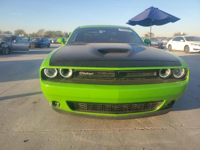 82200404-2017-dodge-challenger_5