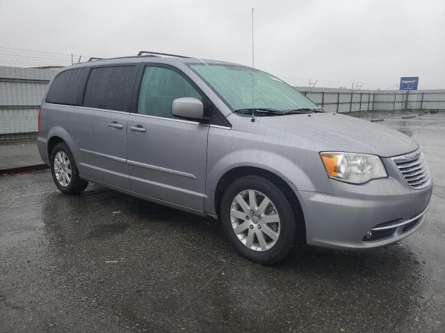 82232464-2015-chrysler-minivan_4