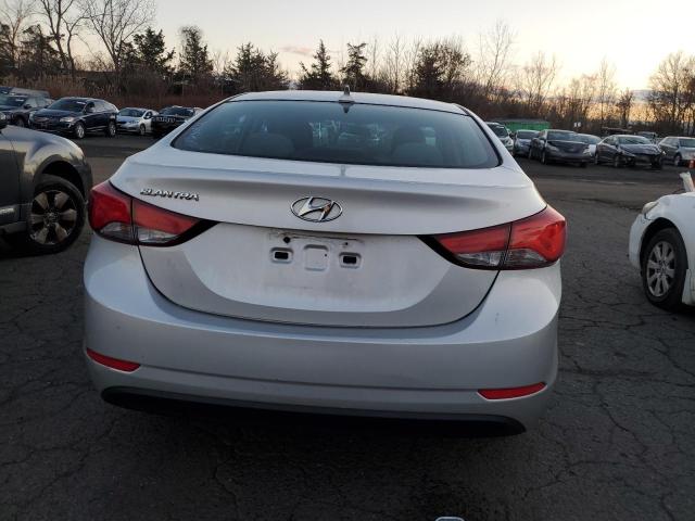 82247314-2015-hyundai-elantra_6