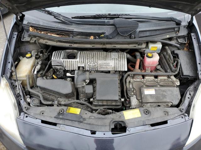 82248494-2013-toyota-prius_11