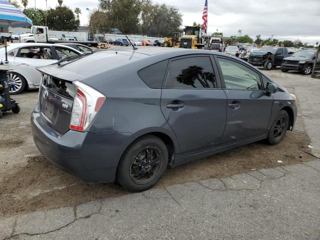 82248494-2013-toyota-prius_3