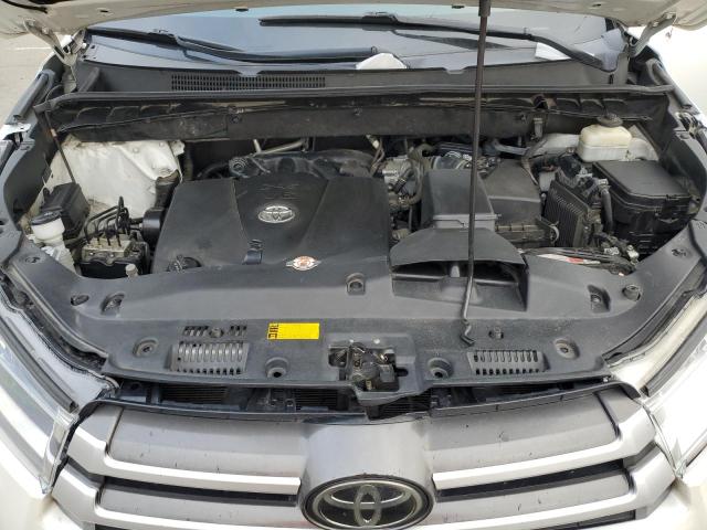 82290544-2018-toyota-highlander_12