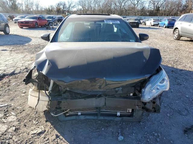 82316063-2016-toyota-camry_5