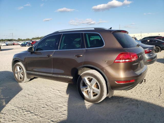 82331074-2013-volkswagen-touareg_2