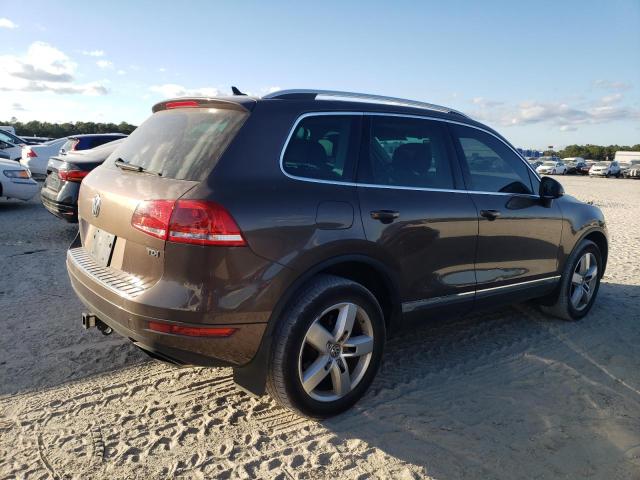 82331074-2013-volkswagen-touareg_3