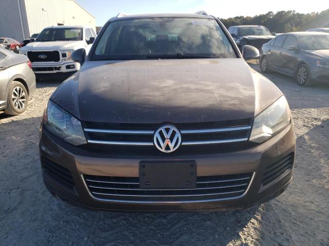 82331074-2013-volkswagen-touareg_5