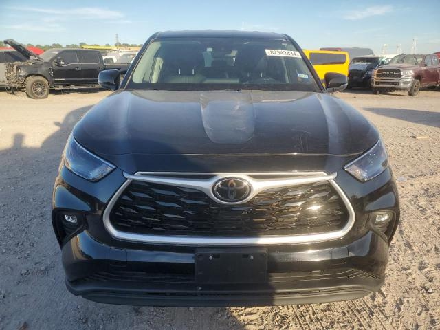 82342834-2022-toyota-highlander_5