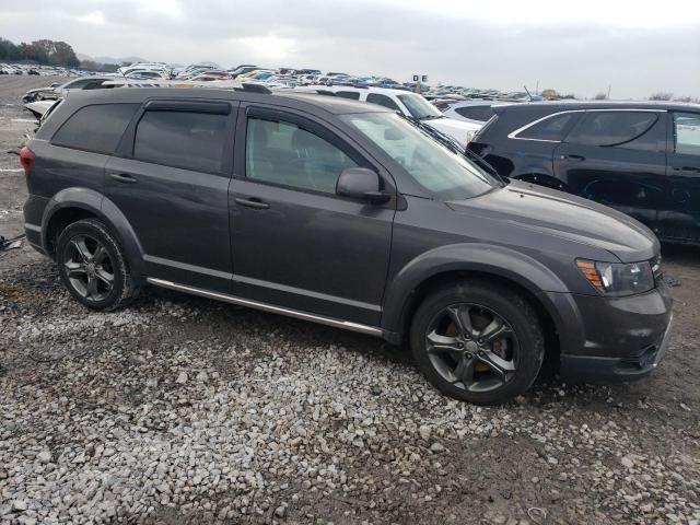 82372604-2015-dodge-journey_4