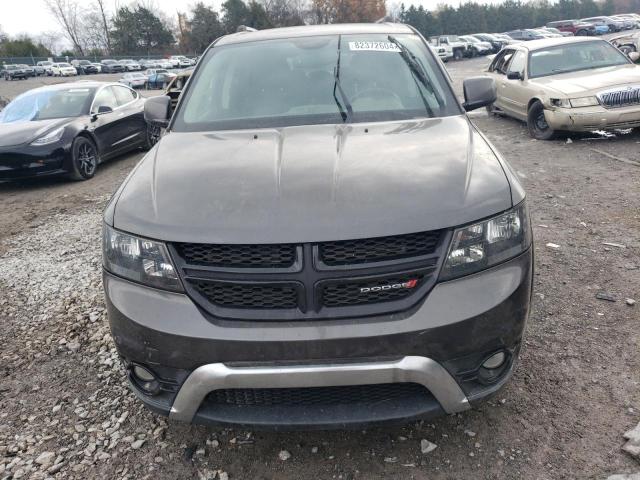 82372604-2015-dodge-journey_5