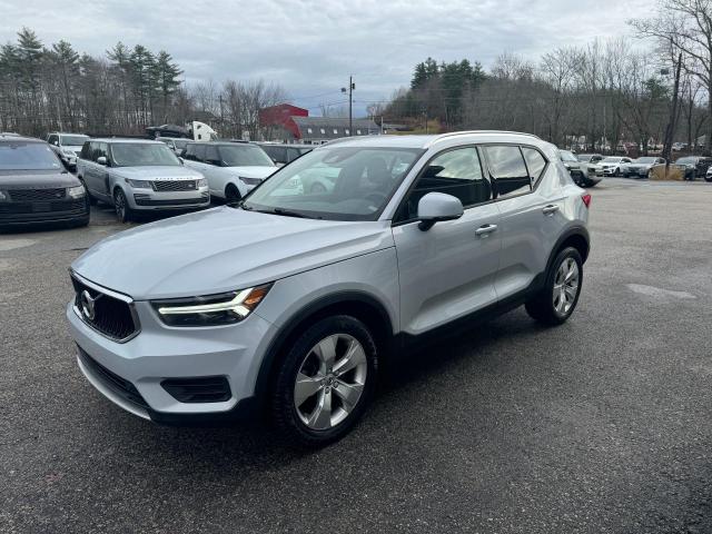 82471274-2020-volvo-xc40_2