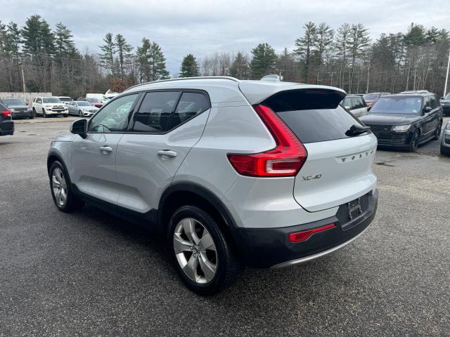 82471274-2020-volvo-xc40_3