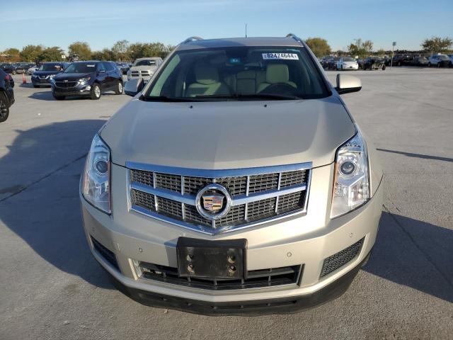 82474644-2010-cadillac-srx_5