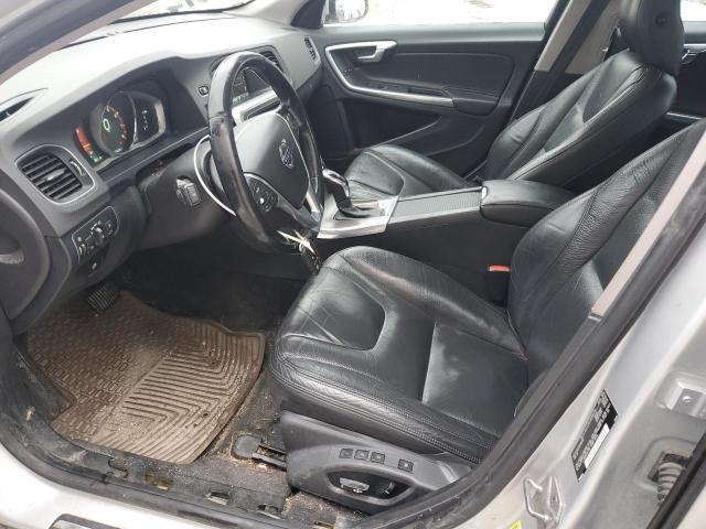 82494374-2014-volvo-s60_7