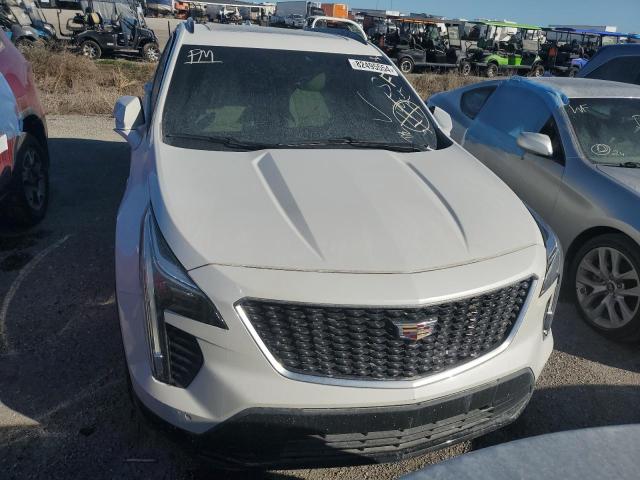 82495554-2022-cadillac-xt4_5