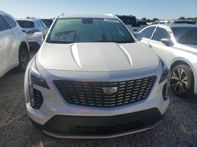 82495614-2020-cadillac-xt4_5