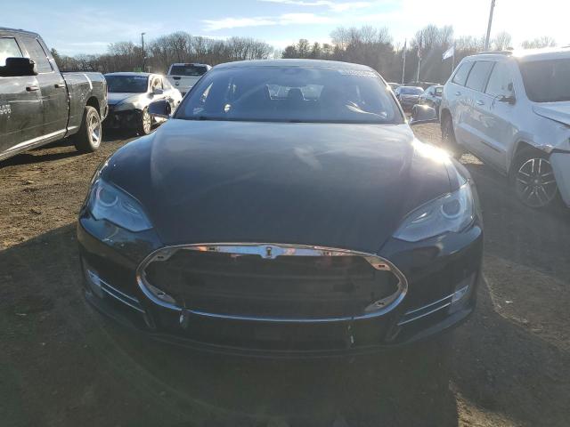 82538394-2015-tesla-model-s_5