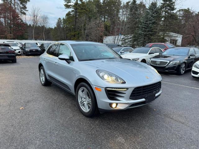 82540594-2015-porsche-macan_2