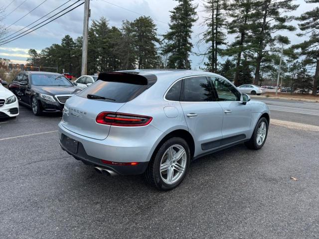 82540594-2015-porsche-macan_3