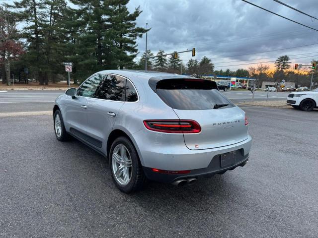 82540594-2015-porsche-macan_4