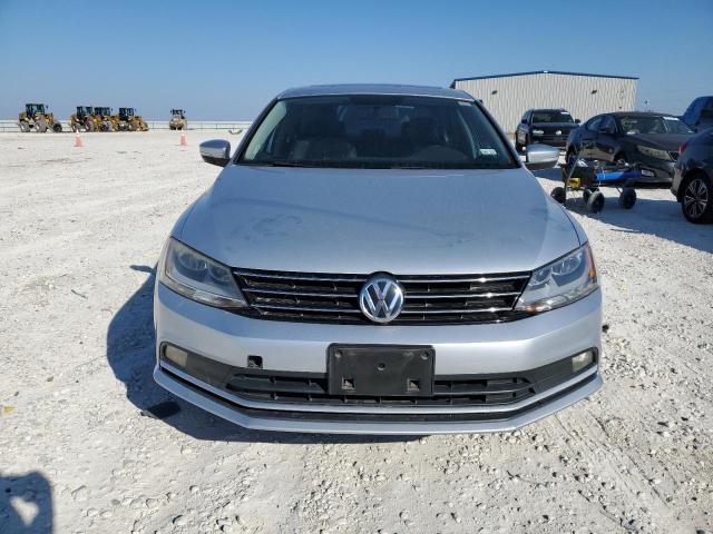 82560294-2015-volkswagen-jetta_5